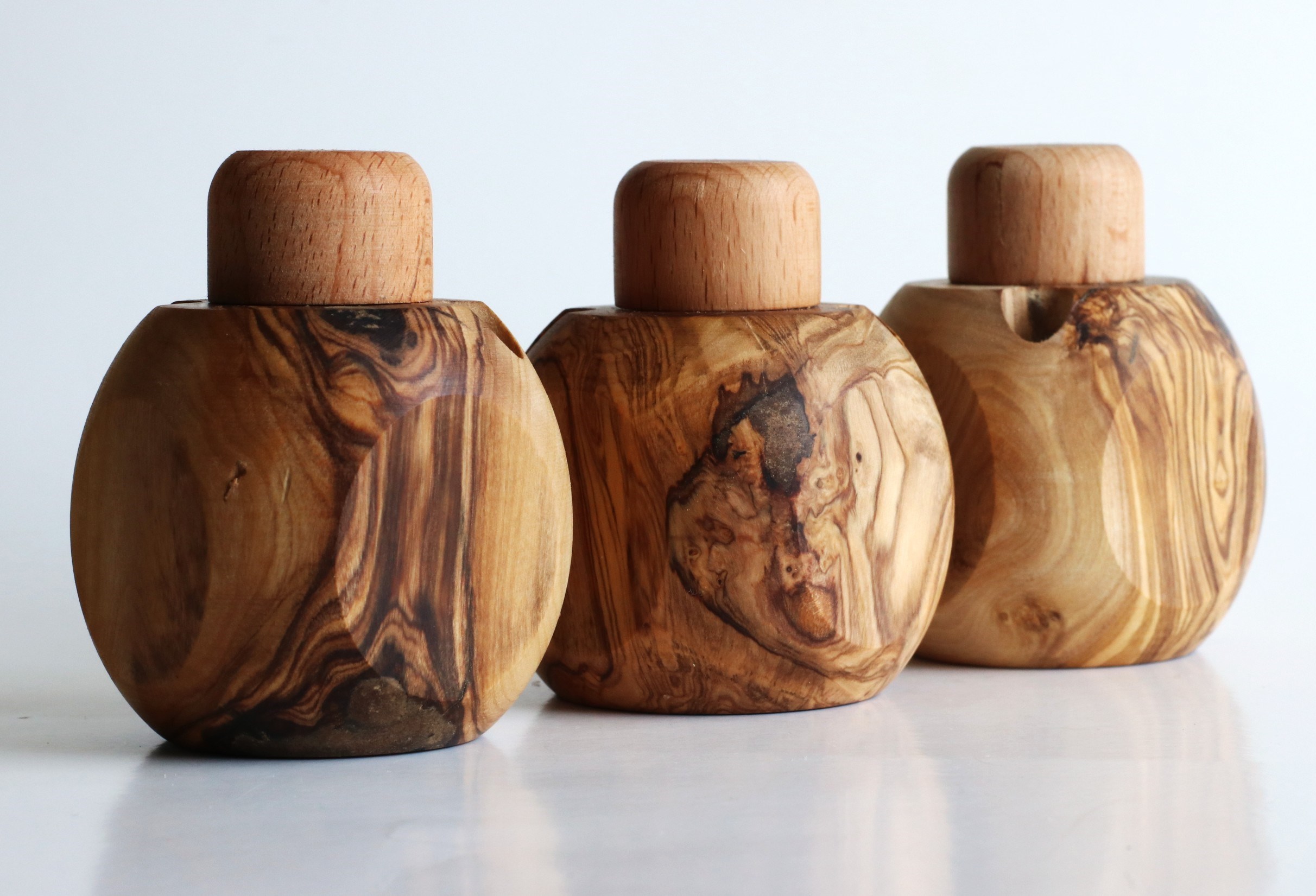 Olive Wood Tabletop Dugout- One Hitter Stash Box- Smoker’s Gift-Apple Shaped Dugout