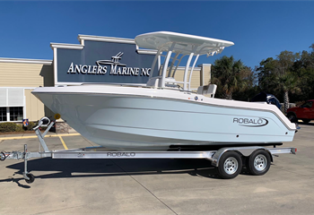 2024 Robalo R222 Ice Blue Boat